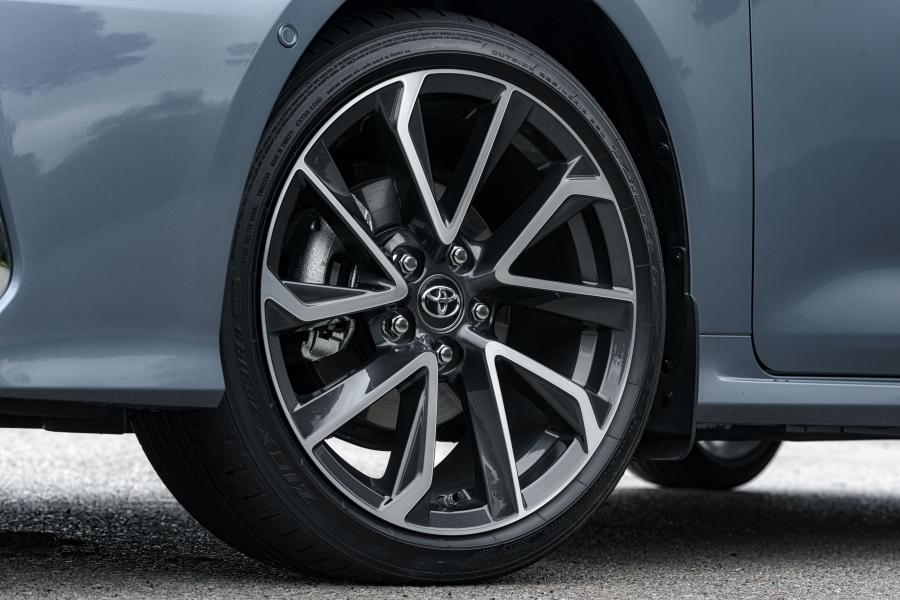 Колеса Toyota Corolla Hybrid Sedan 2019 года  (WW) (фото 7 из 25)